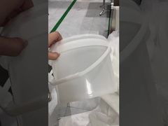 دلاء بلاستيكية آمنة من الدرجة الغذائية مع إطباق على الغطاء للتخزين والنقل